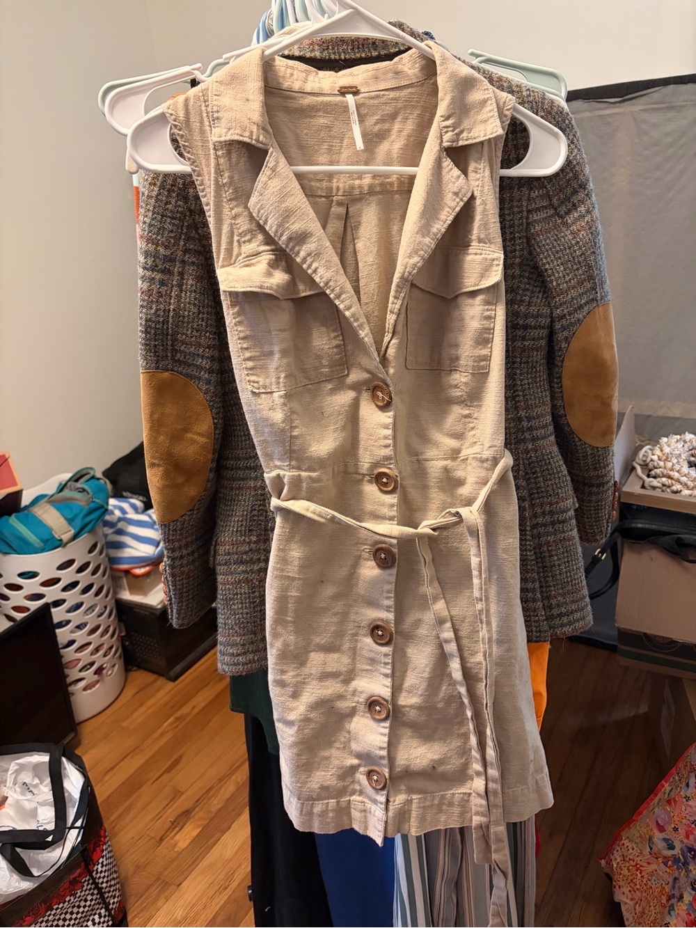 Free People Beige Button-Front Sleeveless Linen-Blend Vest with Tie